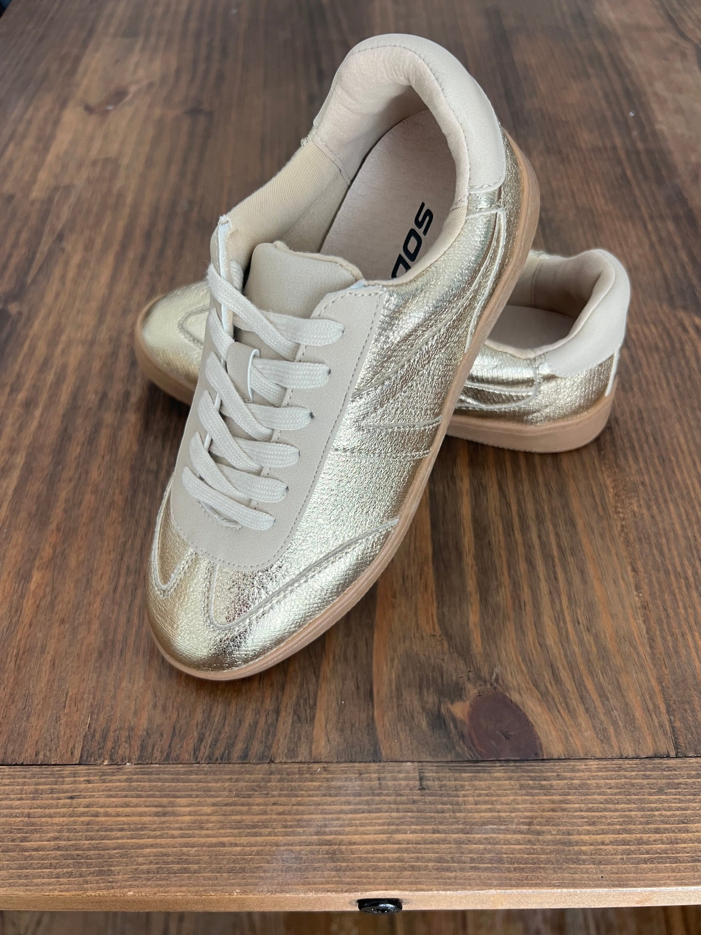 Galton Gold Sneakers