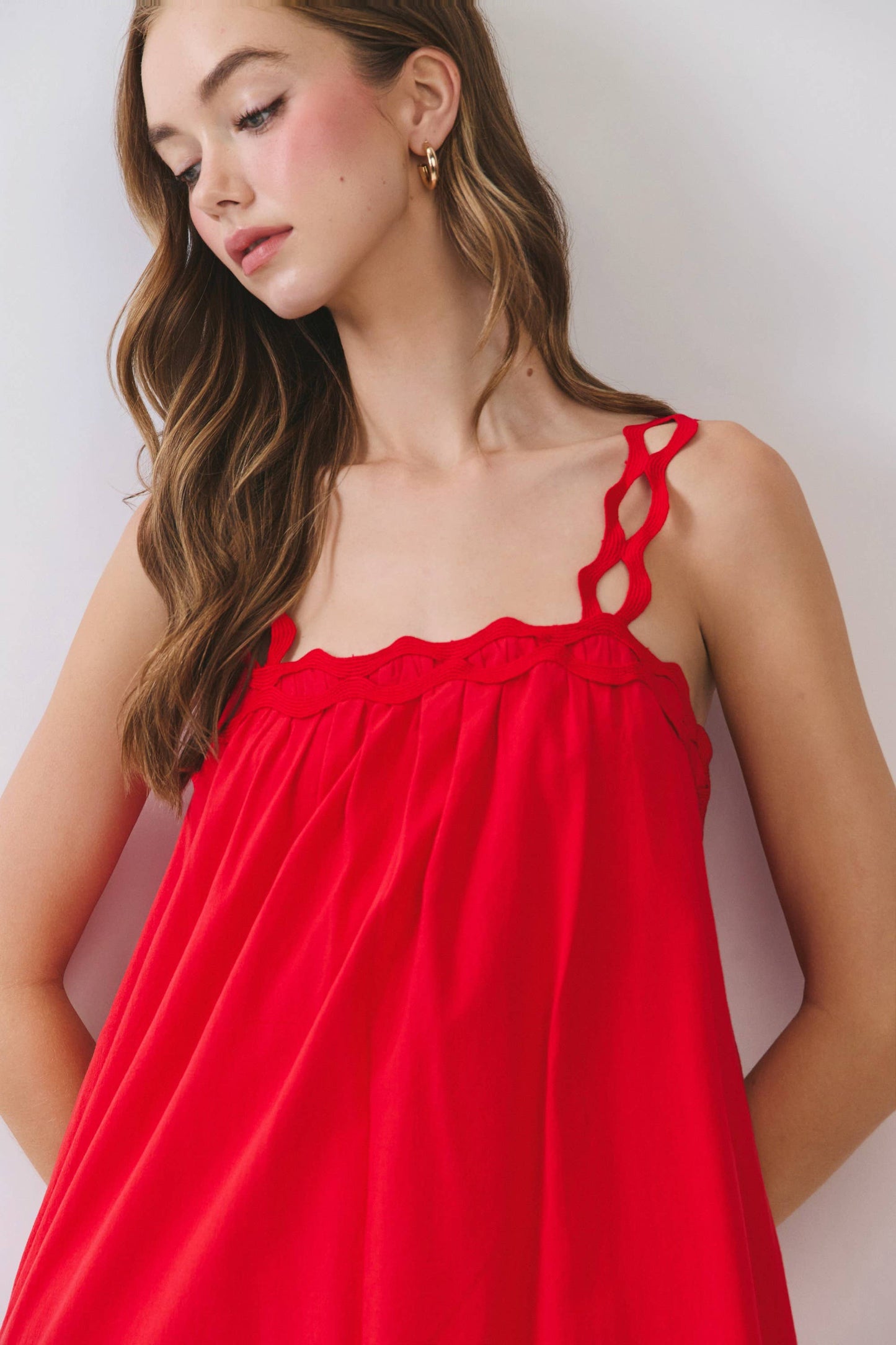 Scallop Strap Relaxed Fit Midi Dress
