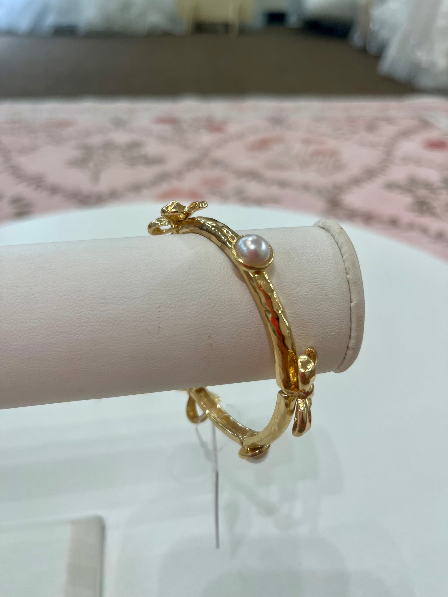 Pearl & Gold Bow Bracelet