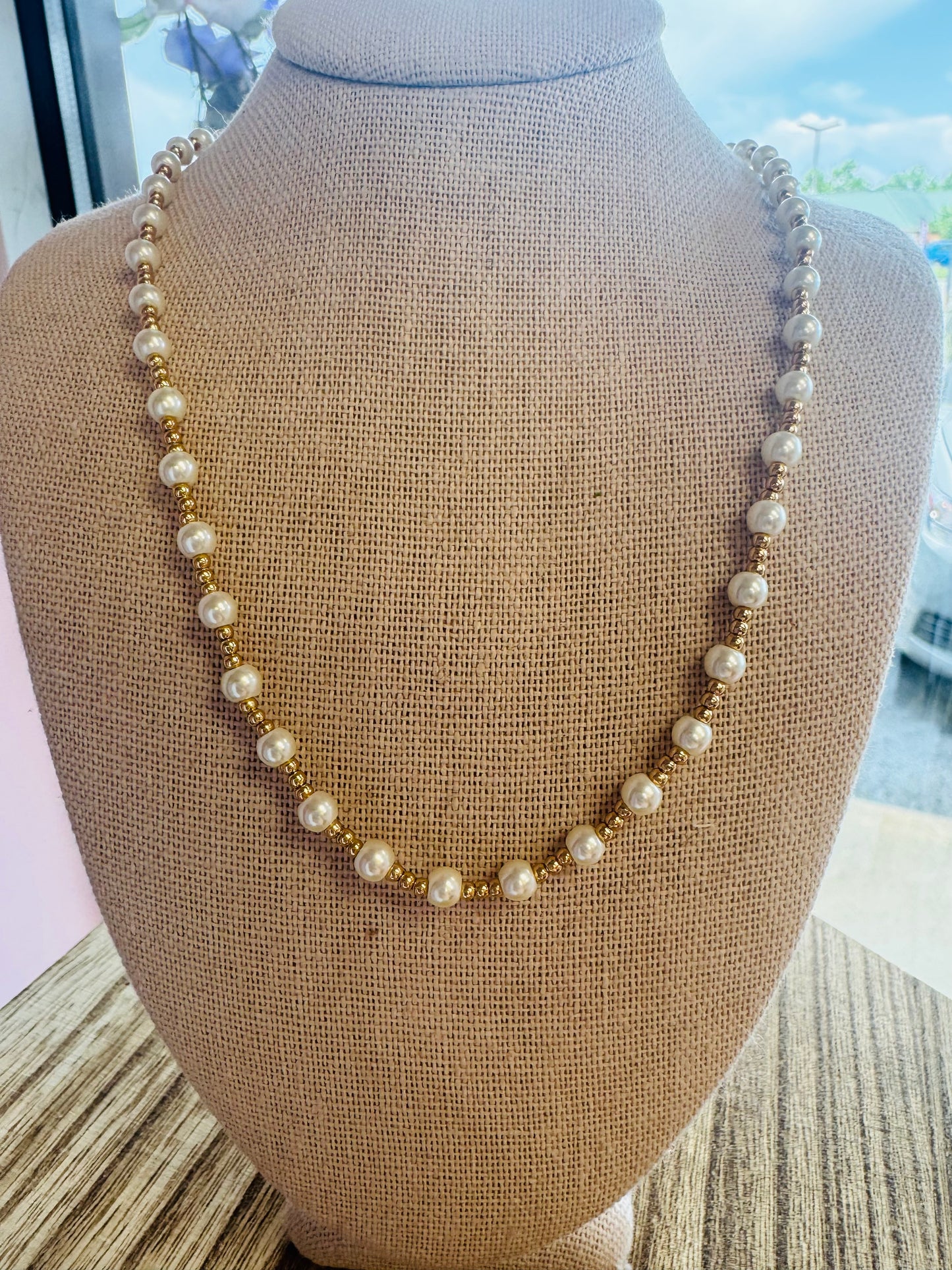 Pearl and Gold Small Bead Necklace