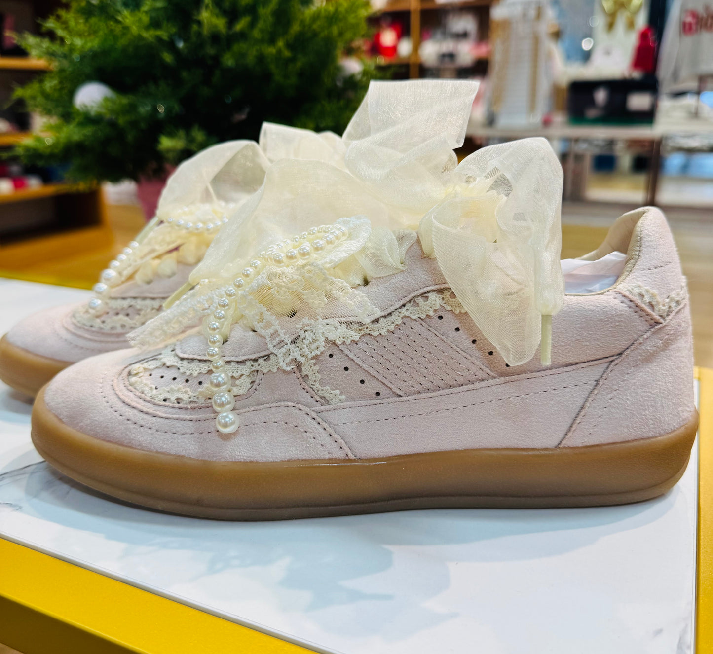 Eleanor Pink Sneaker