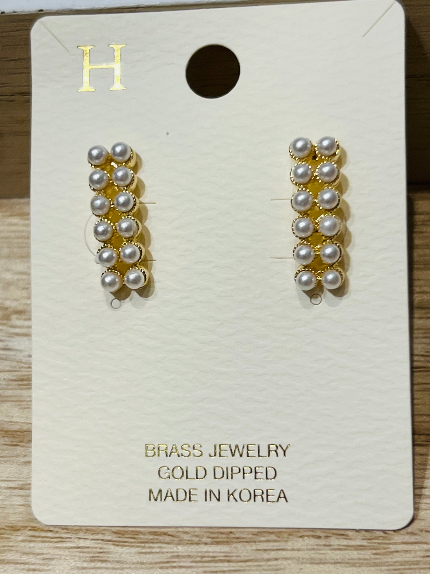 Lilly Pearl Earring