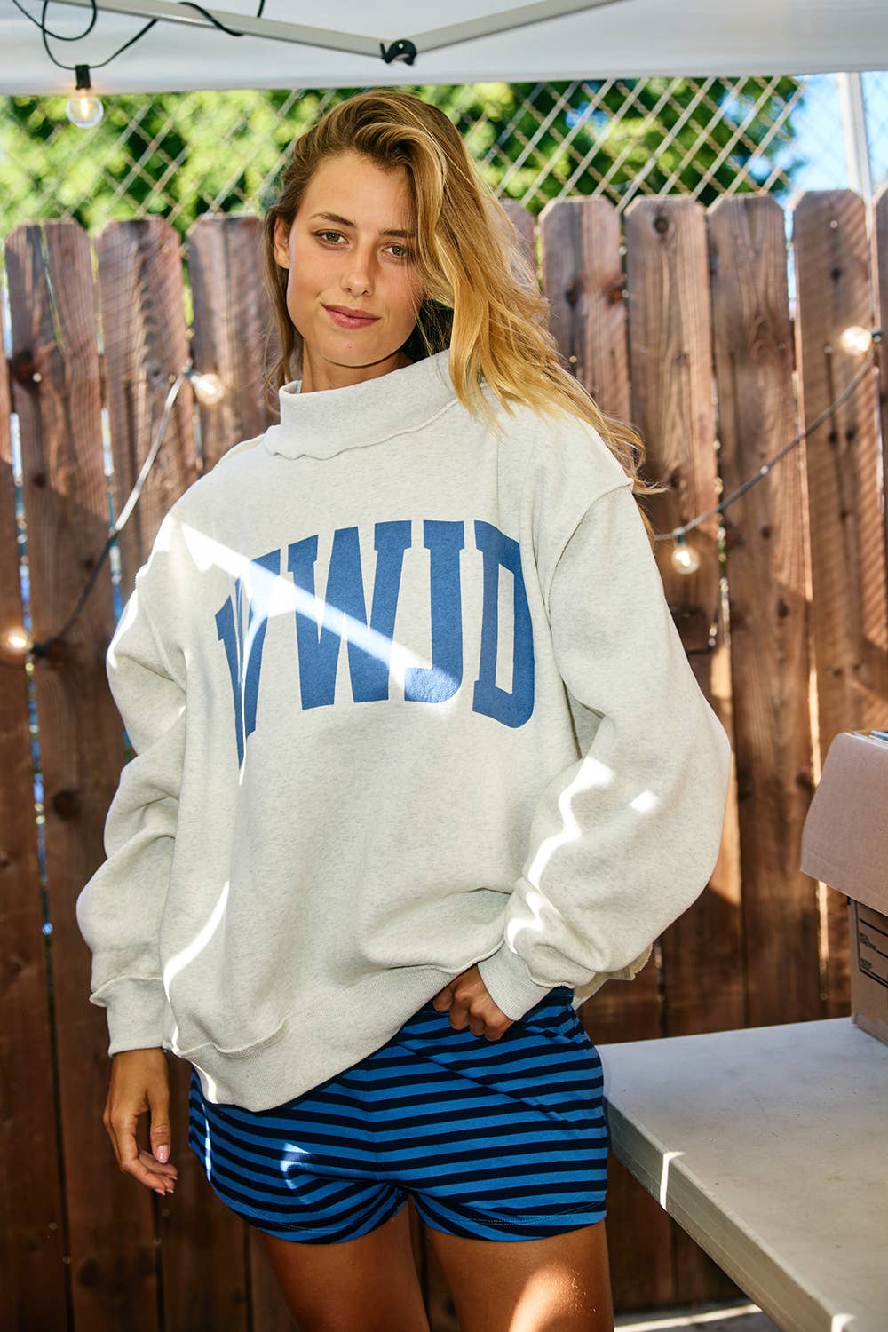 'WWJD & AMEN' Reversible Mock Neck